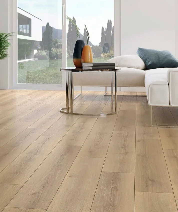 Parquet and wood flooring Natural Oak 625 · Platinum C32