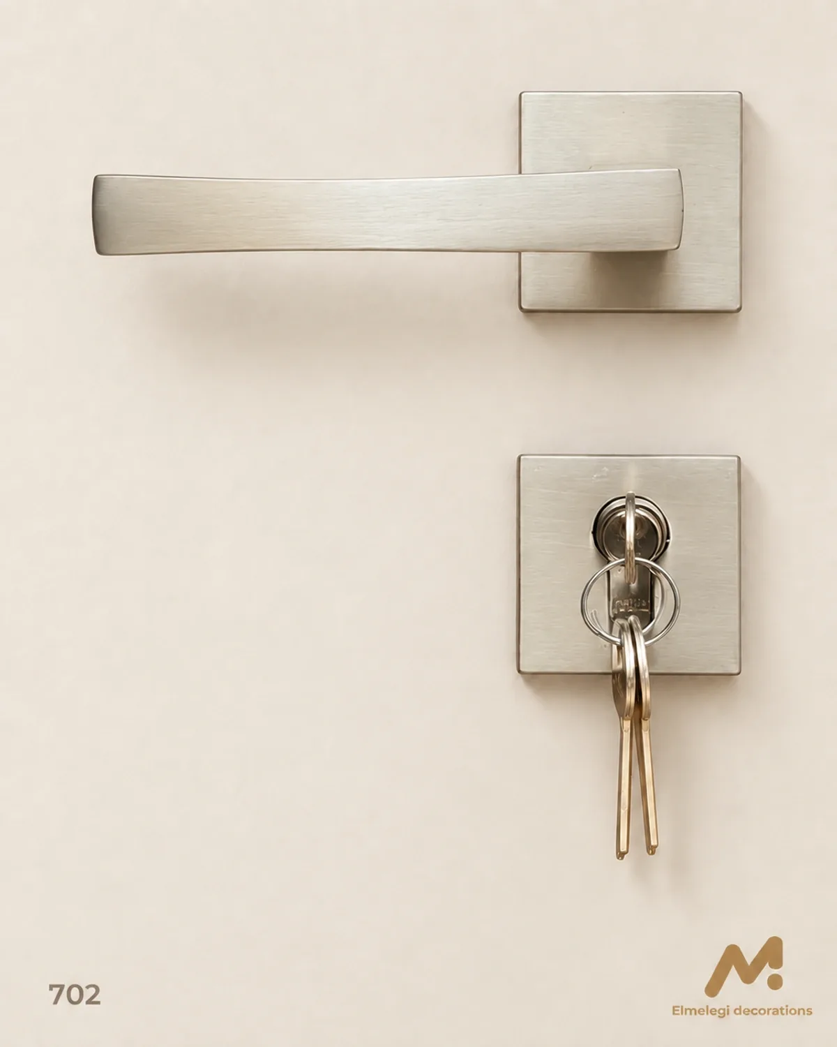 Door handles 702